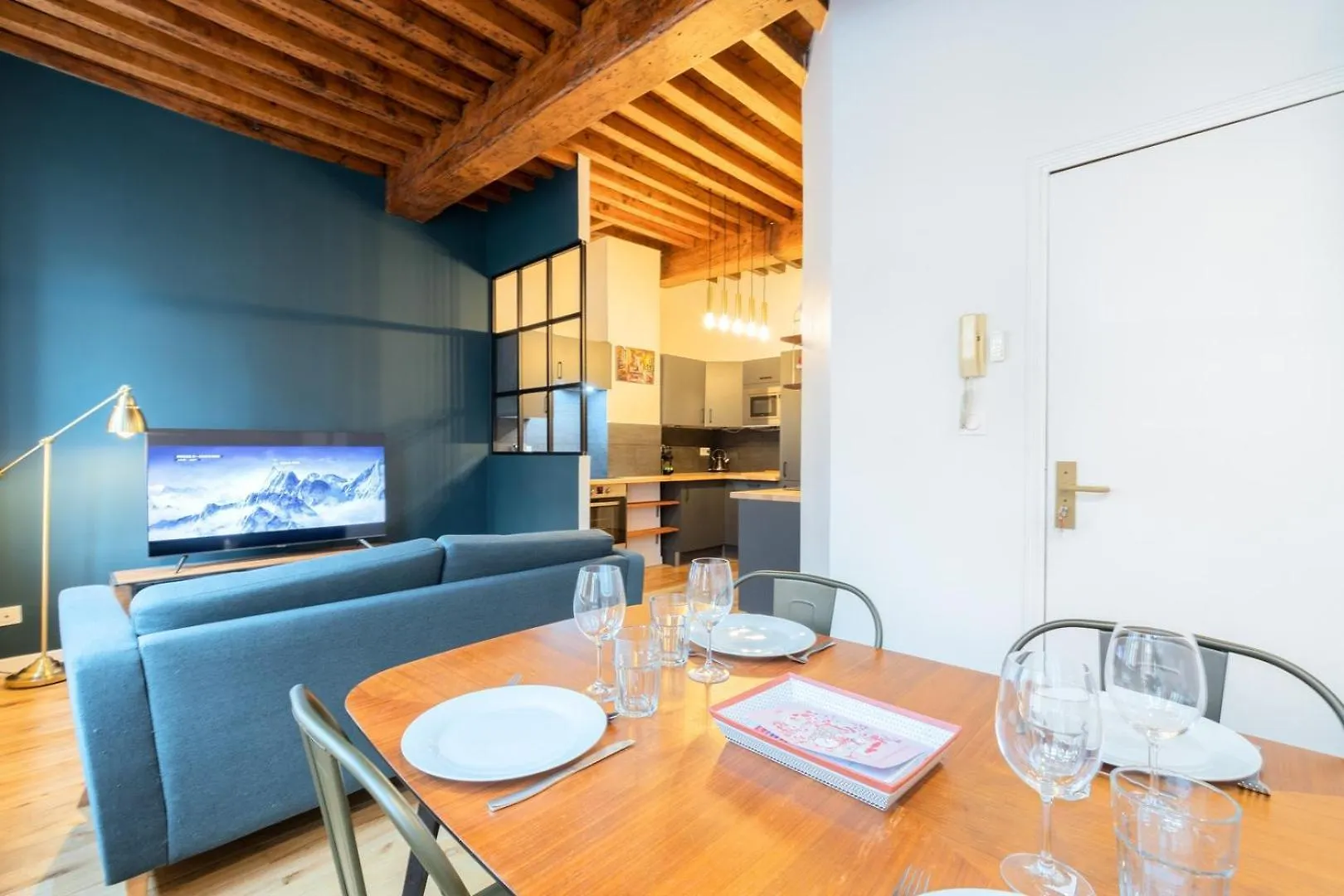 Old Lille Apartment With Cachet Parking